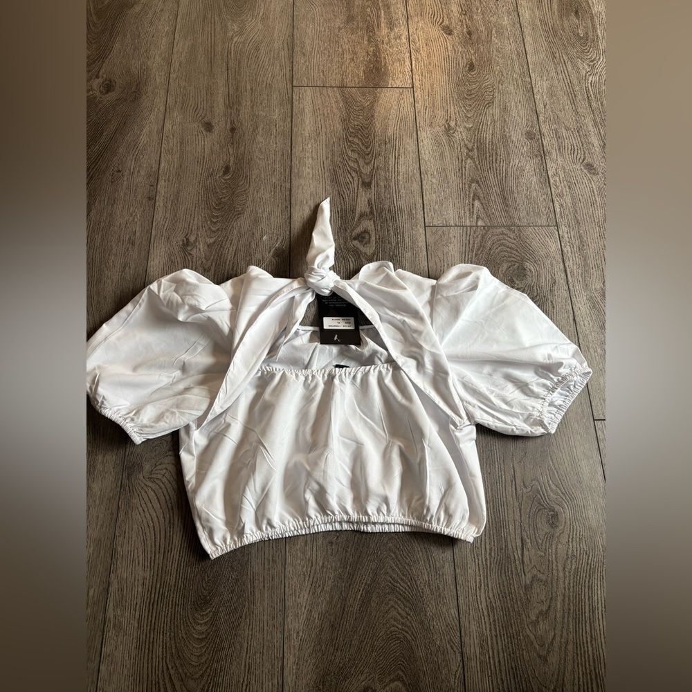 Style house White Women's Top - Picture 2 of 3